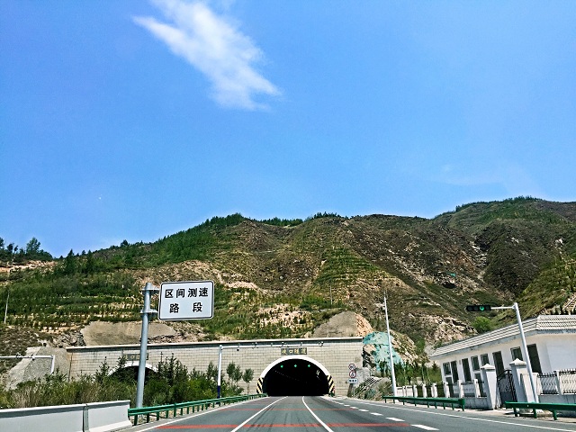 西宁南绕城高速峡口隧道